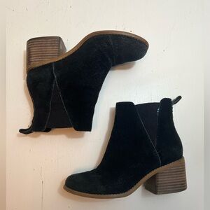 TOMS Black Suede Ankle Booties - Size 5